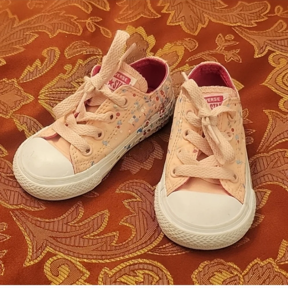 Kids Converse size 5
